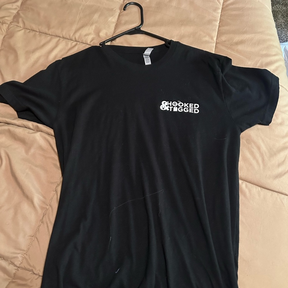 Hooked&Tagged T-Shirt Black